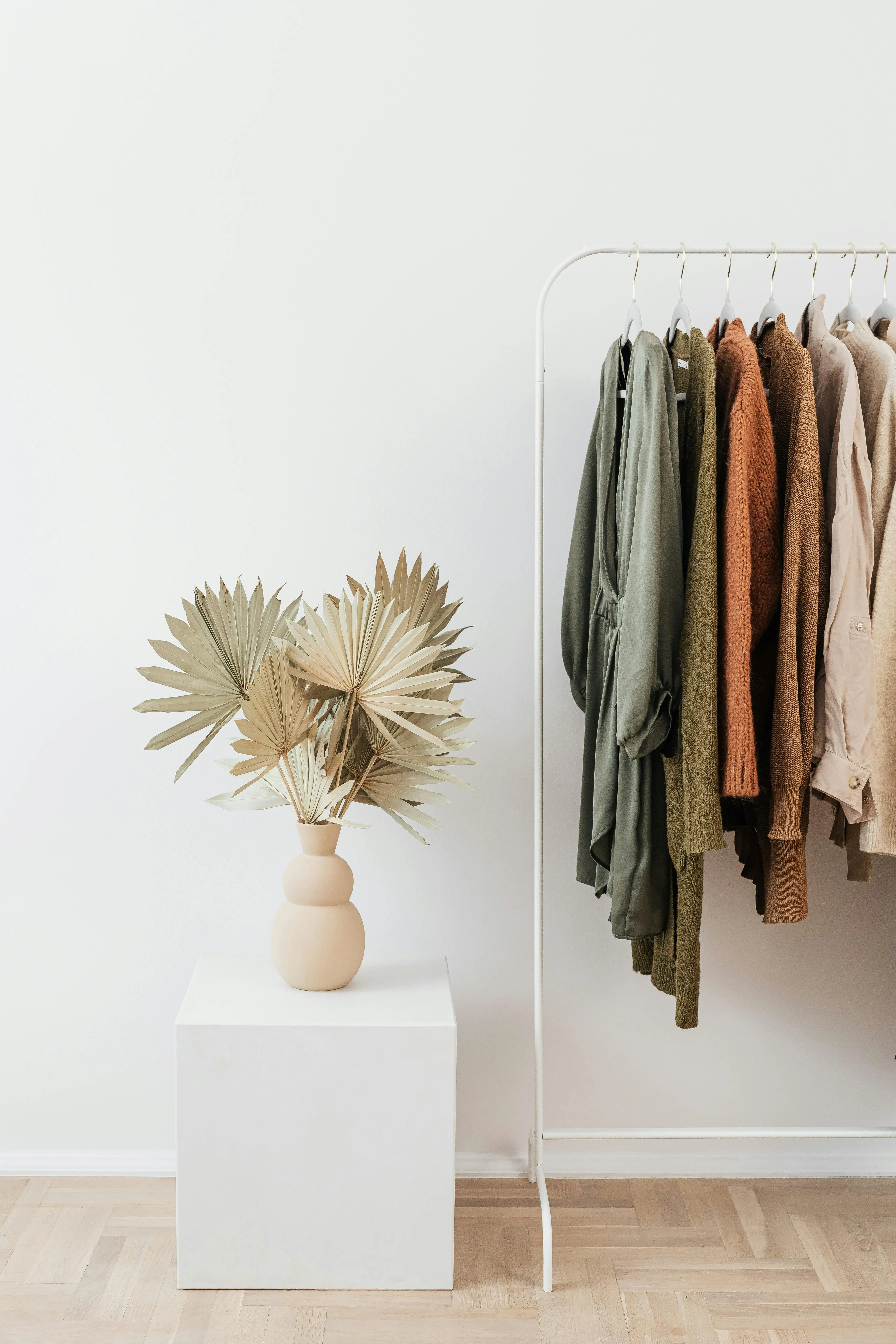 Capsule Wardrobe for Women 2026: The Complete Beginner's Guide to Dressing With Less (and Looking More)